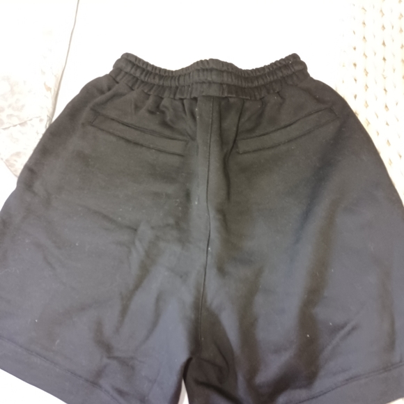 Men Short - Picture 4 of 7